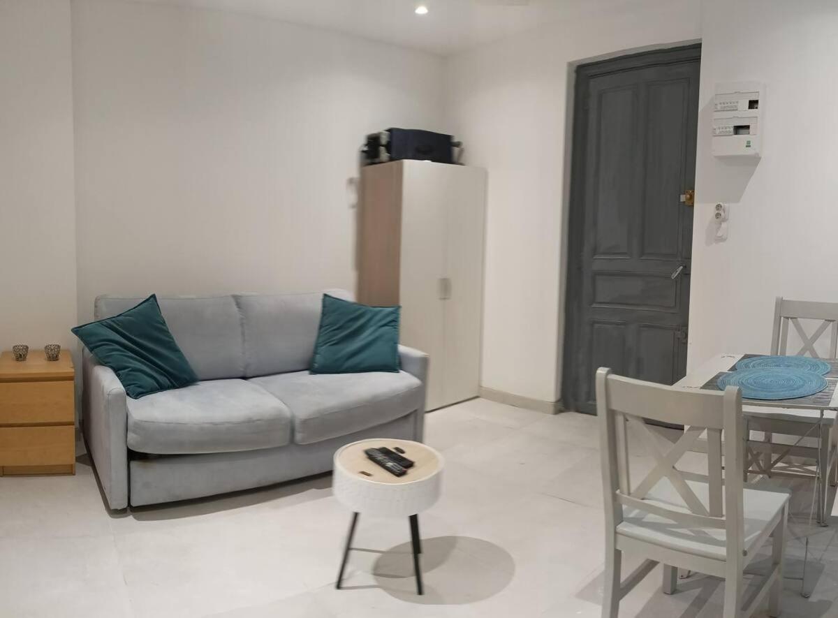 Saëns 03-T2 avec garage privé optionnel-Centre historique et plages à 16km ! Béziers Extérieur photo