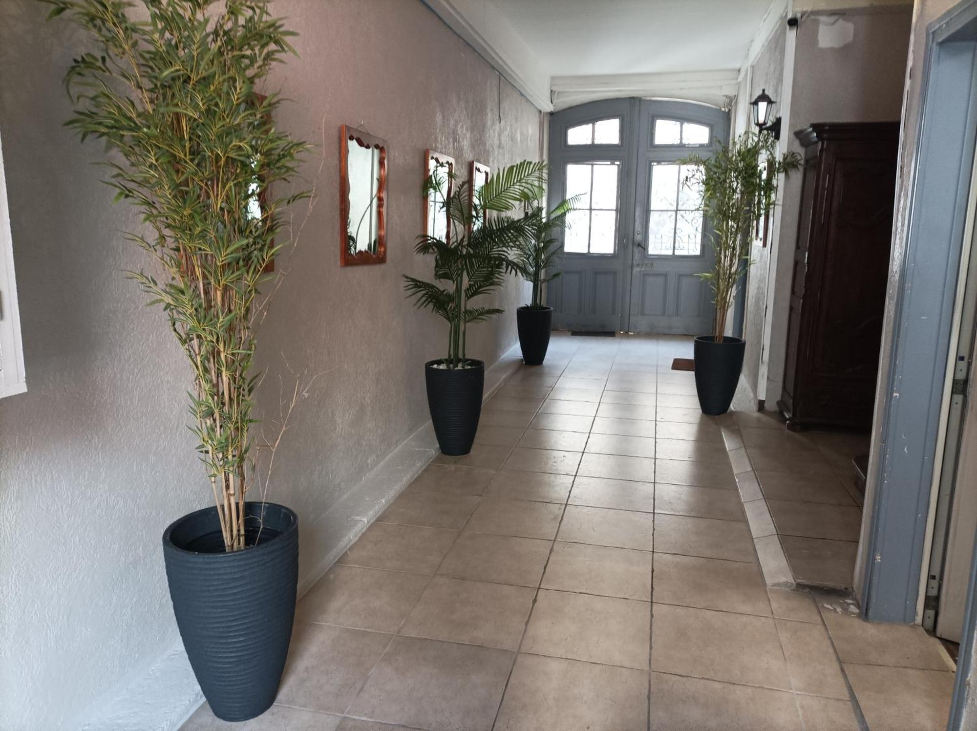 Saëns 03-T2 avec garage privé optionnel-Centre historique et plages à 16km ! Béziers Extérieur photo